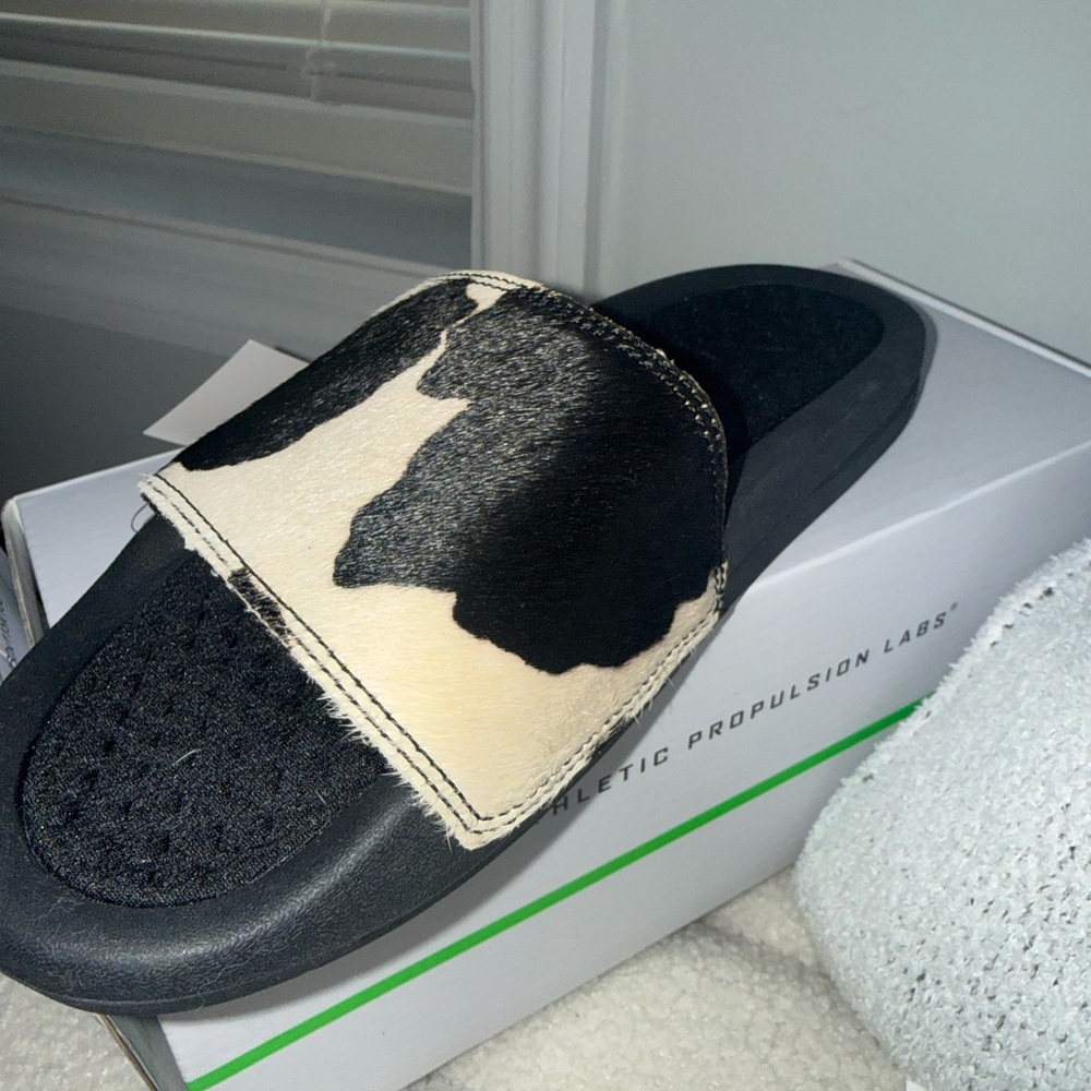 APL Cow Iconic Slides LIMITED EDITION - Picture 12 of 14
